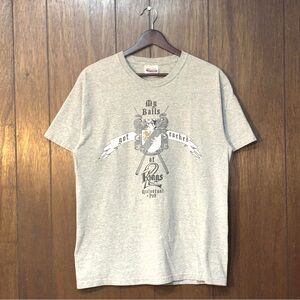 Hanes Vintage Y2K
Graphic T-Shirt — Men's Medium